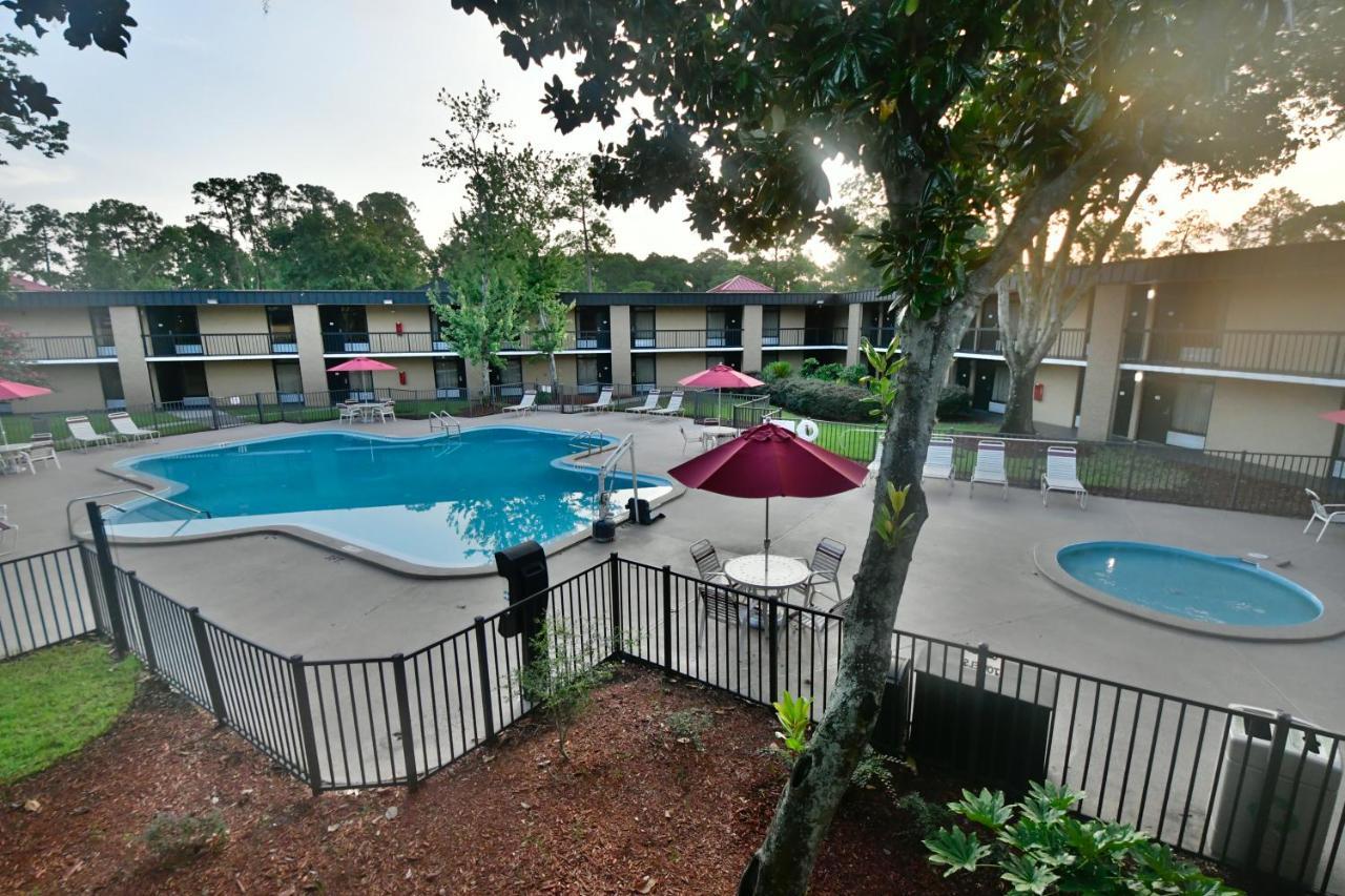 Ramada By Wyndham Jacksonville Hotel & Conference Center Eksteriør bilde