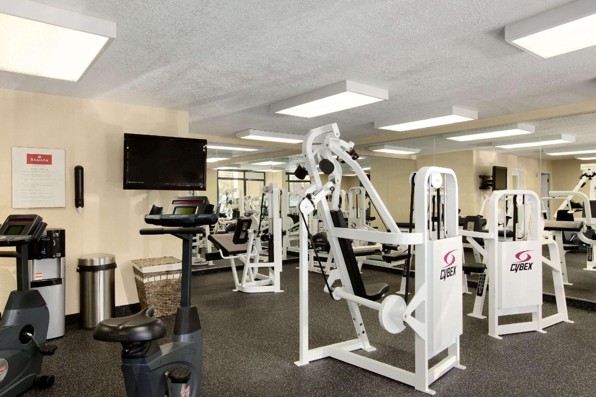 Ramada By Wyndham Jacksonville Hotel & Conference Center Eksteriør bilde