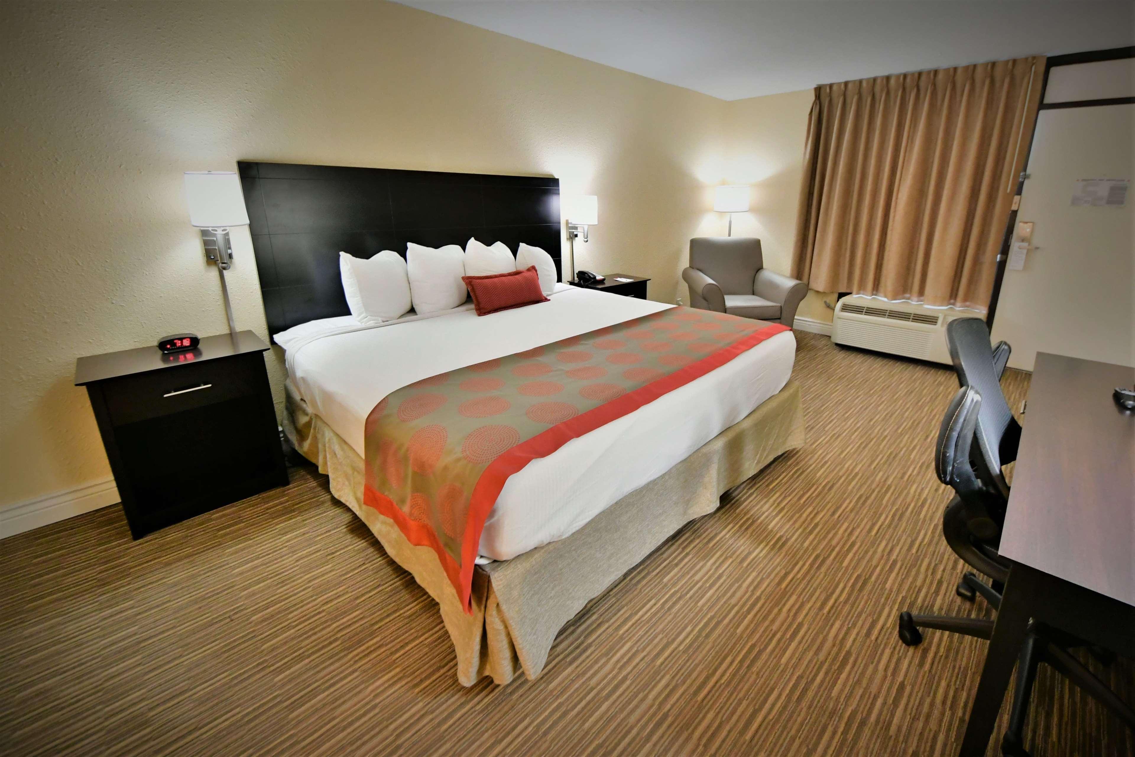 Ramada By Wyndham Jacksonville Hotel & Conference Center Eksteriør bilde