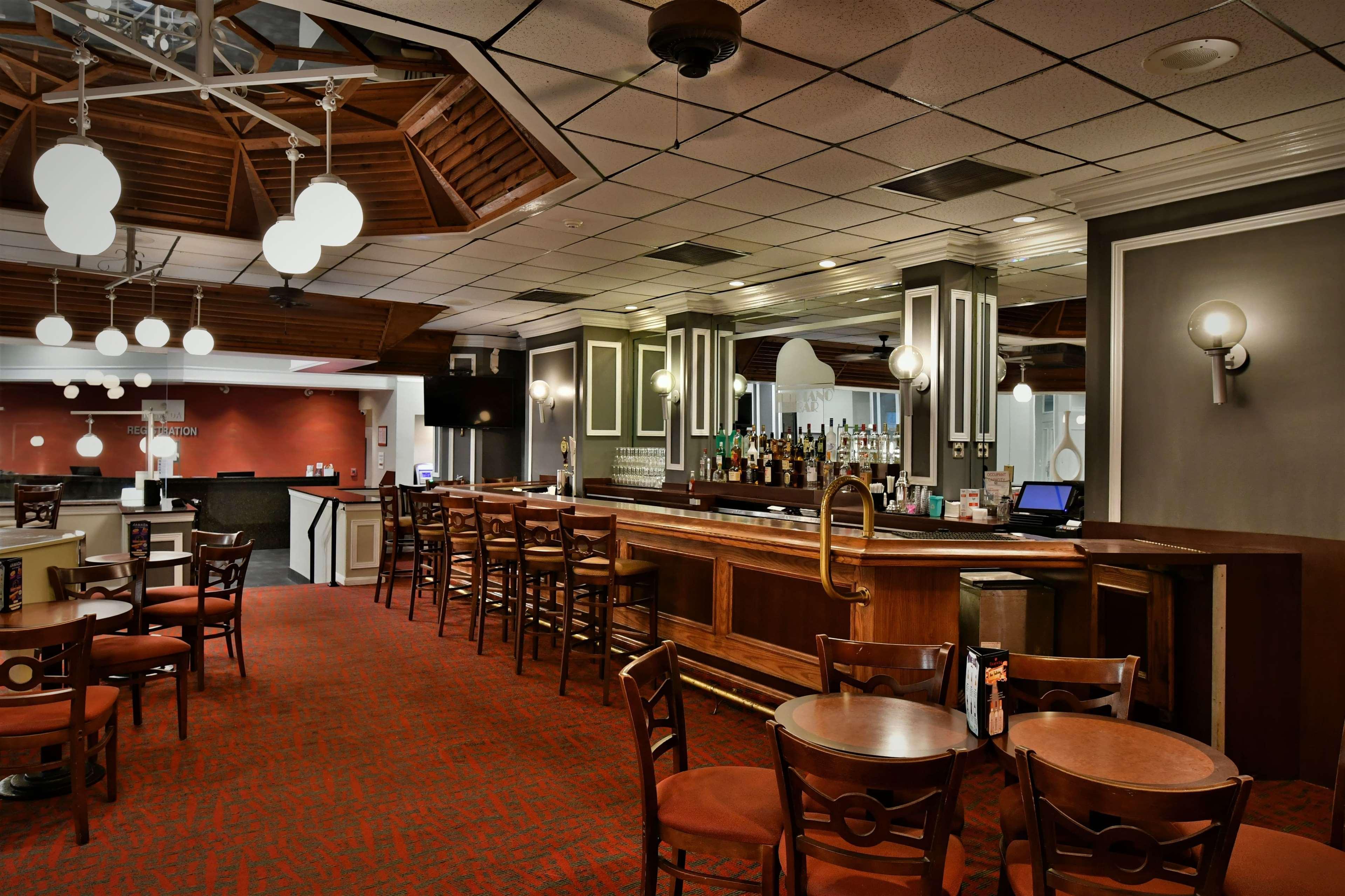 Ramada By Wyndham Jacksonville Hotel & Conference Center Eksteriør bilde